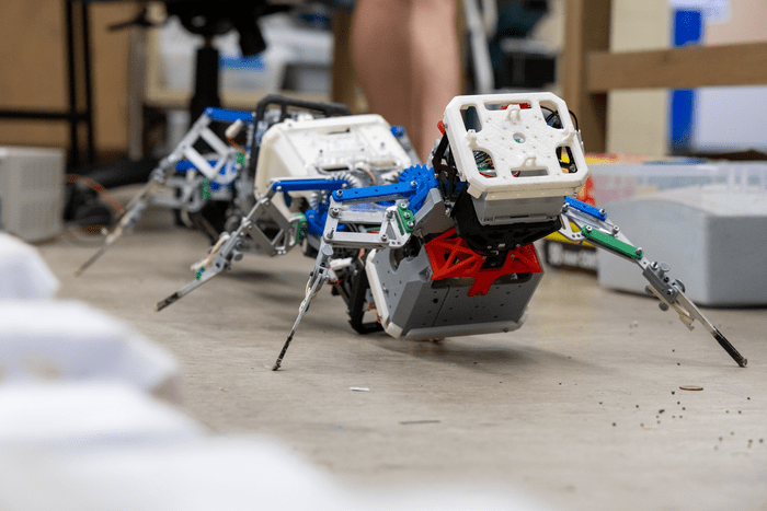 Scurrying centipedes inspire multi-legged robots that can traverse difficult terrain